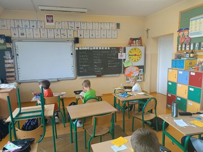 ​Uczestnicy programu profilaktycznego  "Spójrz Inaczej" w miejscowości Gronków​