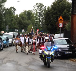 1. Przemarsz zebranych gości