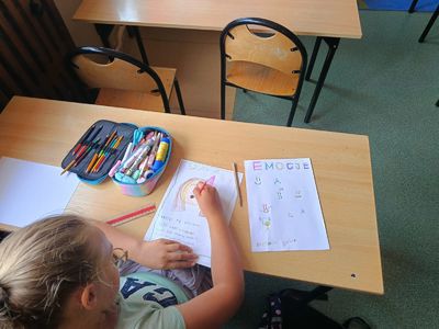 ​Uczestnicy programu profilaktycznego  "Spójrz Inaczej" w miejscowości Knurów